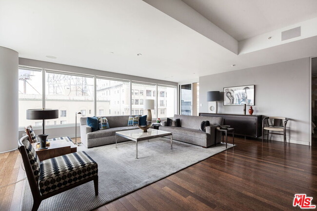 Building Photo - 6250 Hollywood Blvd