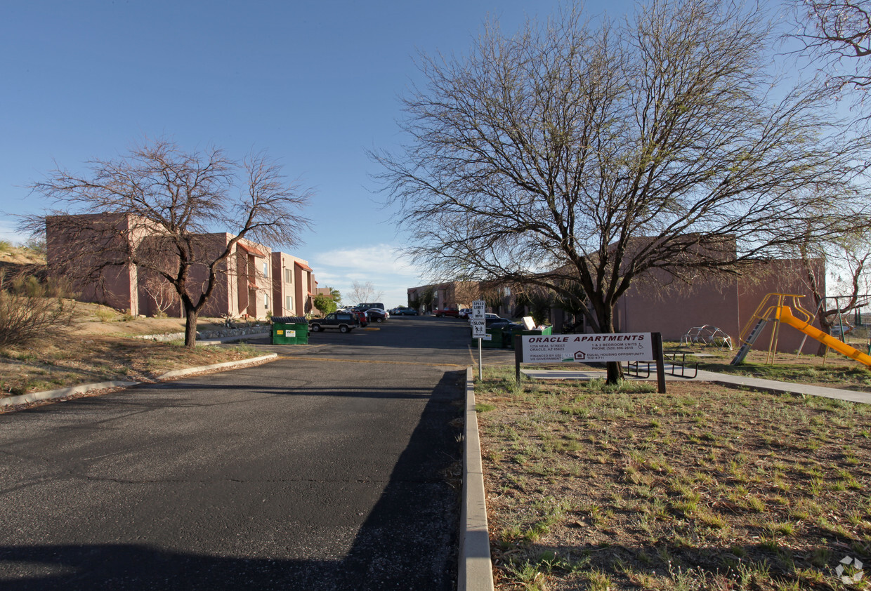 Building Photo - Oracle Apartments