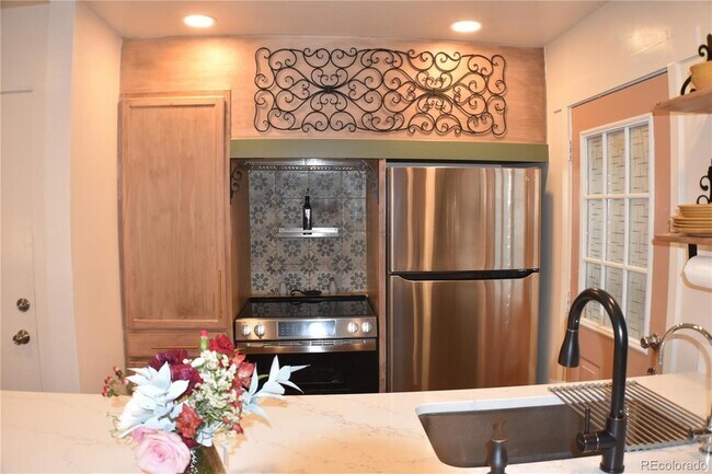 Building Photo - 1625 N Murray Blvd