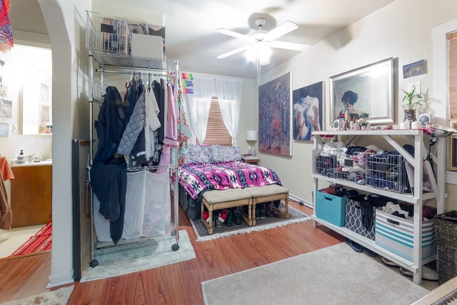 Foto del diseño de interior - F Street Fourplex