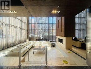 Building Photo - 320 Richmond St E