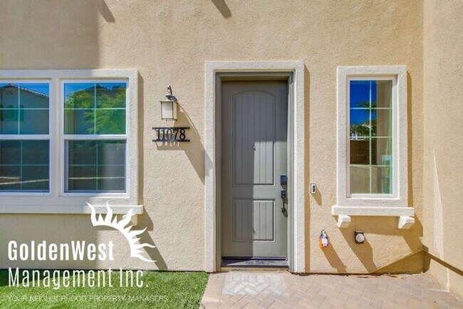 Building Photo - Updated 2Bdm 2.5Ba Town Home in Rancho Peñ...