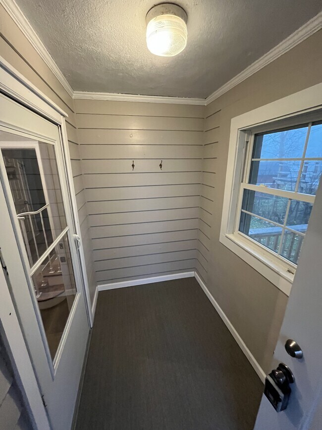 Foto del edificio - 1910 Hst W 10th St