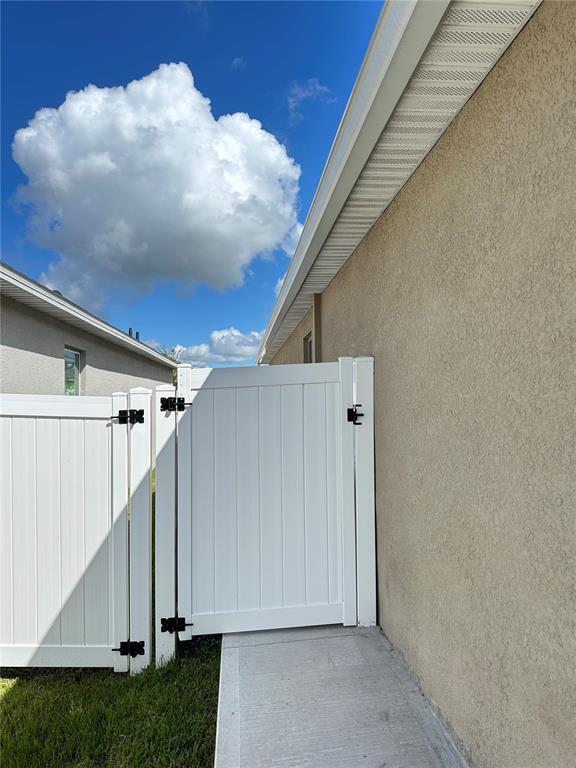 Building Photo - 1987 Cacutta Wy