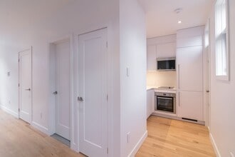 Building Photo - 6891-6891 Rue Sherbrooke O