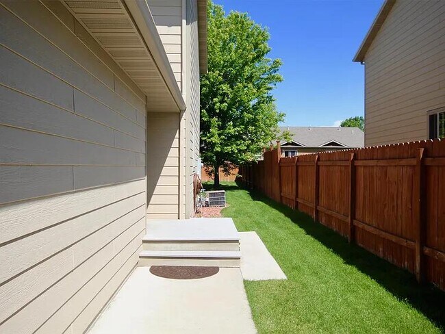 Foto del edificio - 164 Meriwether Ave