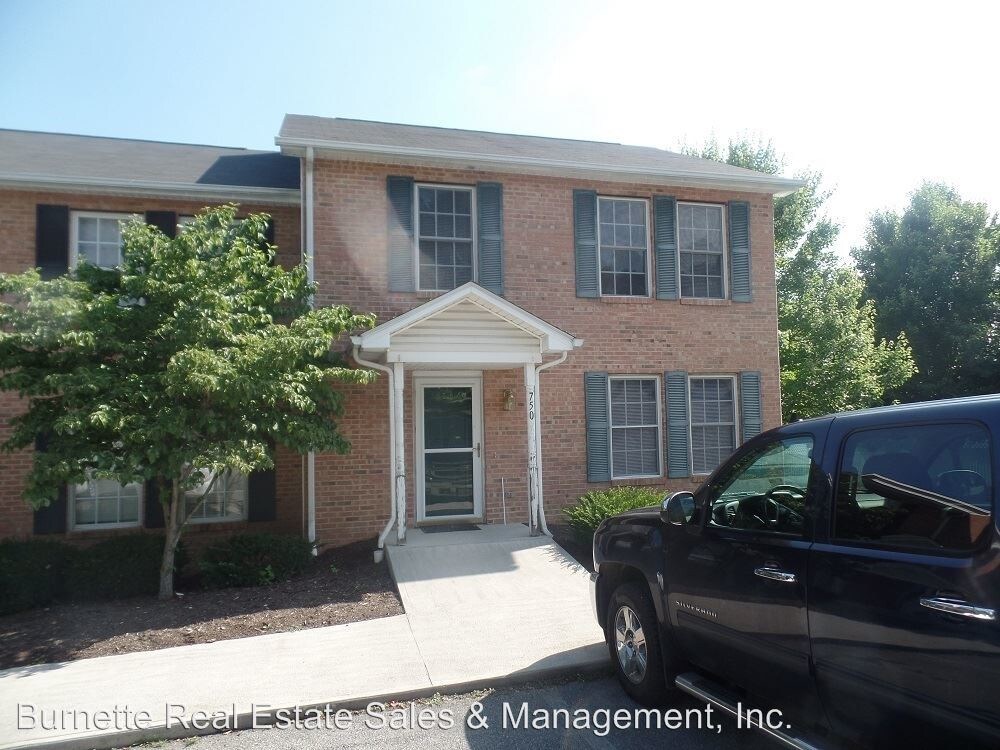 Foto principal - 3 br, 2.5 bath House - 750 Republic Road