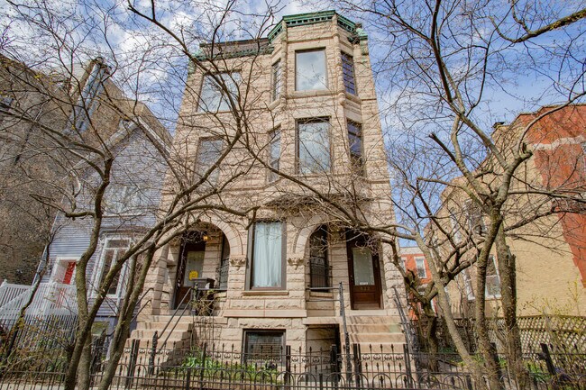 Foto del edificio - 622 W Briar Pl