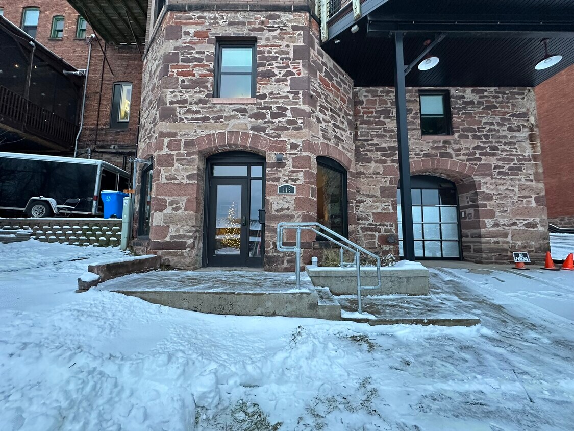 116 S Lakeshore Blvd Unit 2, Marquette, MI 49855 Condo for Rent in