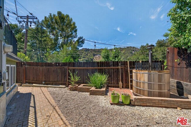 Foto del edificio - 21549 Summit Trail