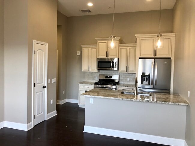 Building Photo - 108 N Washington Ave