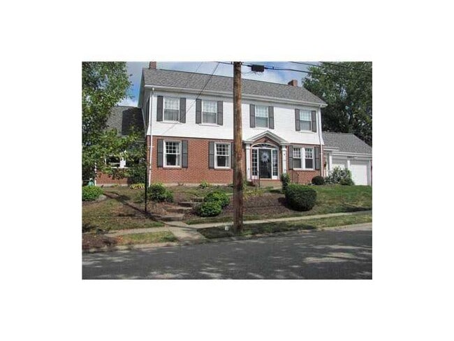 Building Photo - 280 Parker Dr