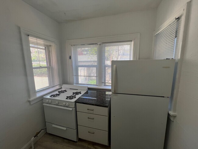 Building Photo - 4443 Pershing Ave