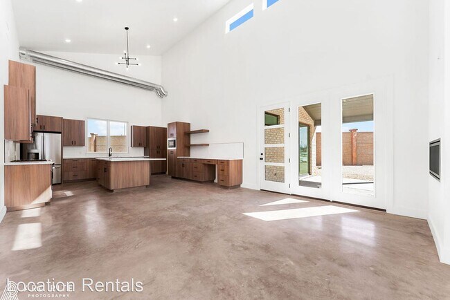 Building Photo - 3 br, 3 bath House - 2303 Toledo Avenue