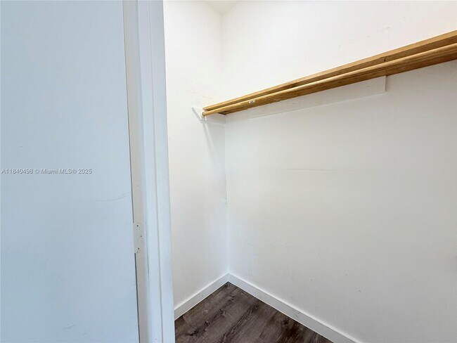 Foto del edificio - 402 NW 12th Ave