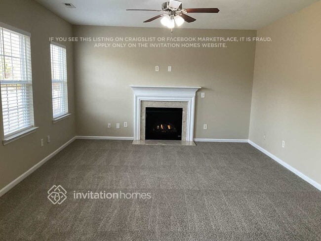 Foto del edificio - 12224 Palomar Dr