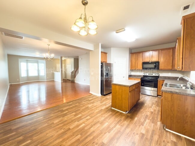 Building Photo - 506 Bayou Ct