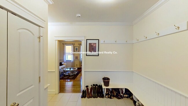 Foto del edificio - 27 Glenville Ave