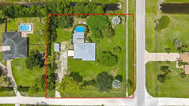 Building Photo - 18523 42nd Rd N