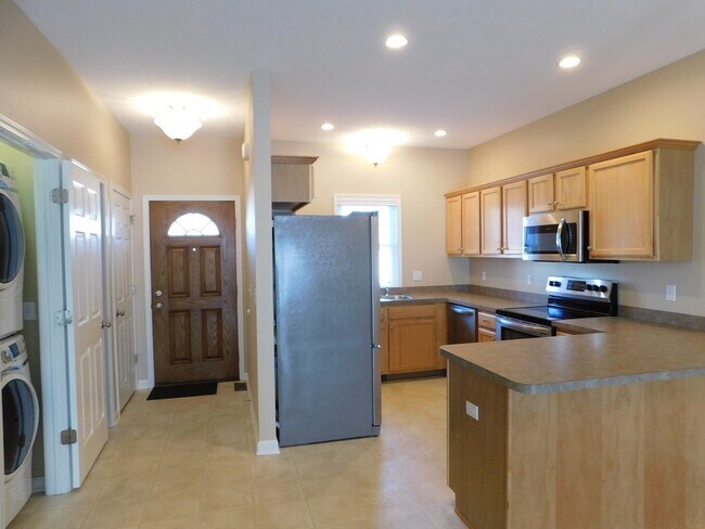 Foto del edificio - Modern 2-Story Townhome Condo with Resort-...