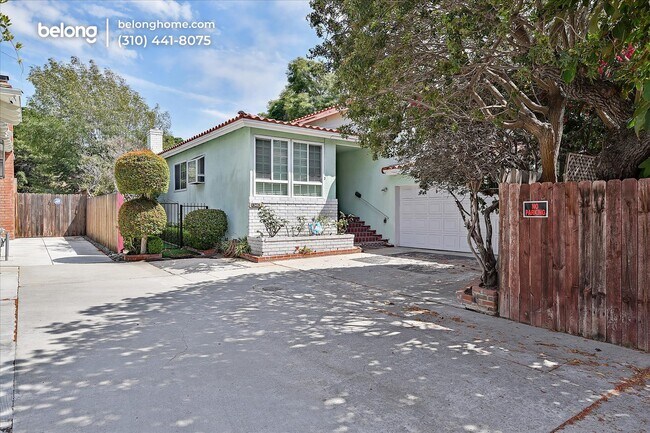 Building Photo - 12408 Sanford St