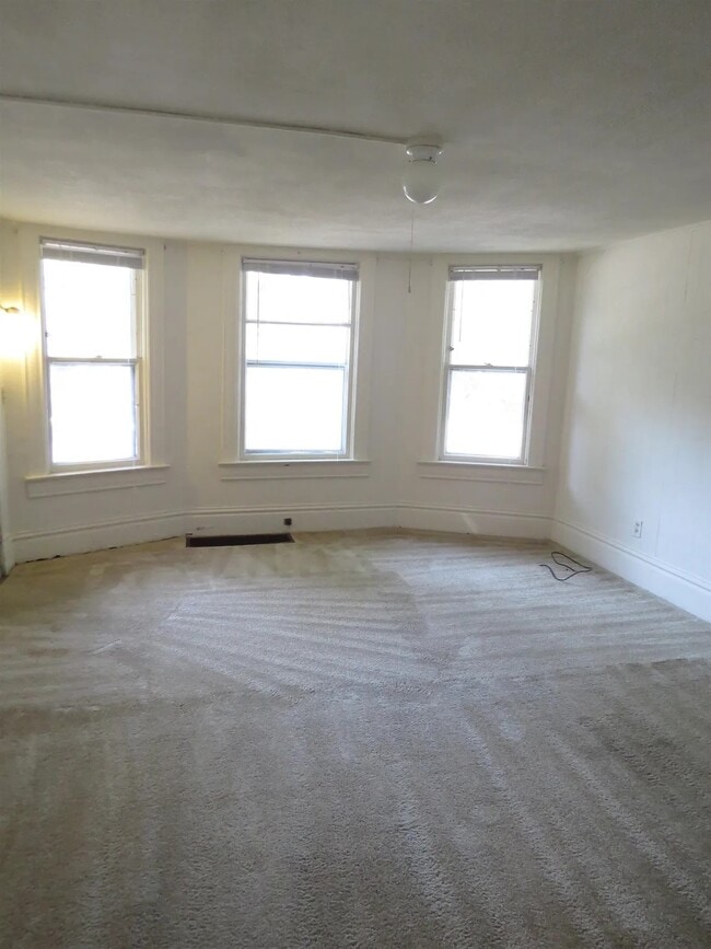 Foto del edificio - 607 E Dayton St