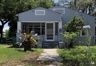 Building Photo - 528 5th Ave W