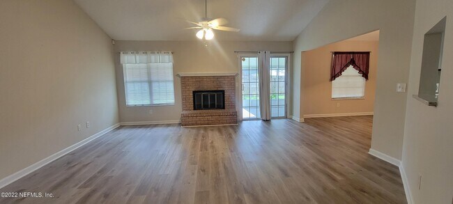 Building Photo - 3833 Karissa Ann Pl E