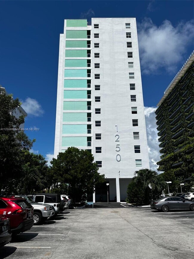 Building Photo - 1250 West Ave