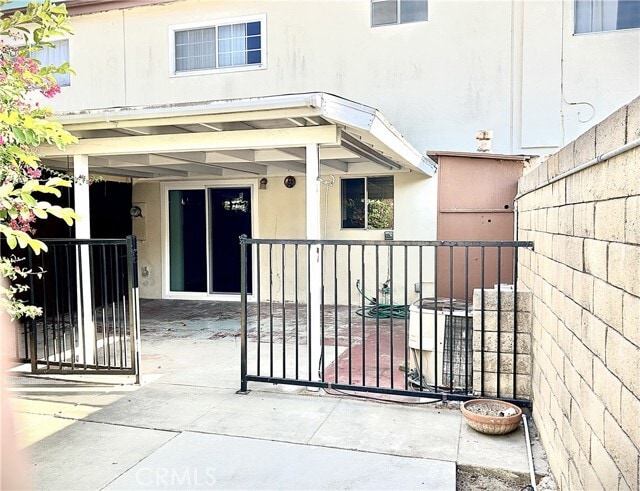 Building Photo - 1787 W Greenleaf Ave