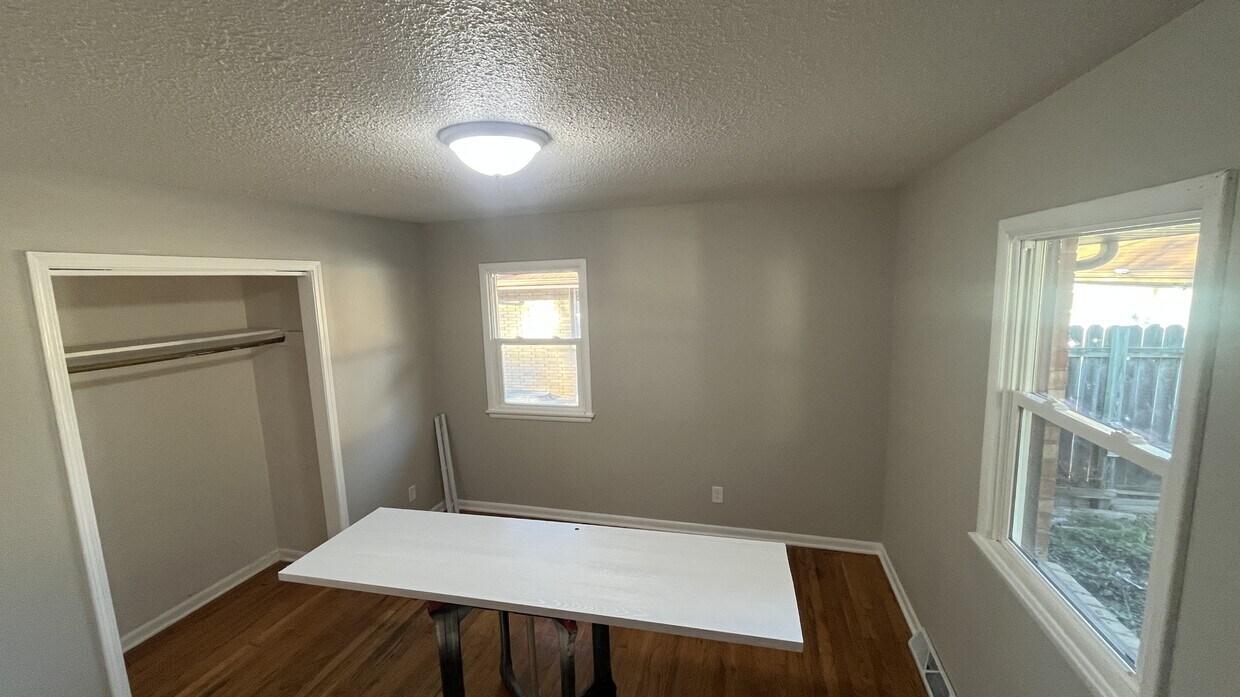 Building Photo - 3421 Fairlane Dr