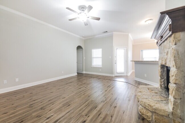 Foto del edificio - 2720 Claydon Dr