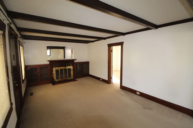 Building Photo - 5003 N Lincoln St