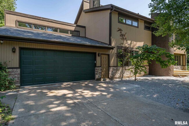 Building Photo - 29 Wildwood Dr