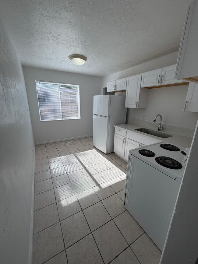 Foto del edificio - 1154-1156 Brooklyn Ave