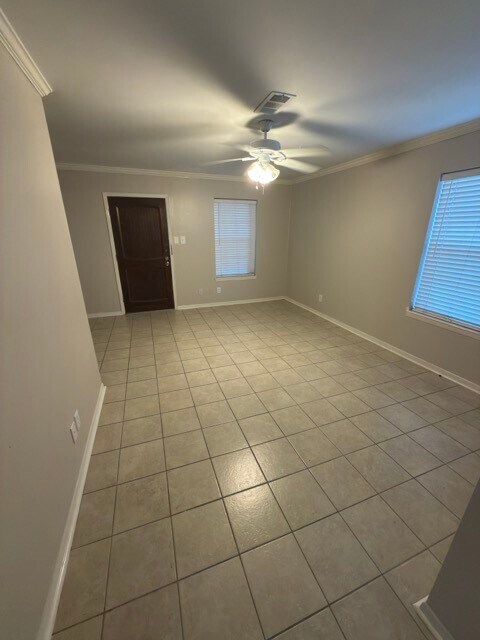 Building Photo - 6401 Skyline Dr