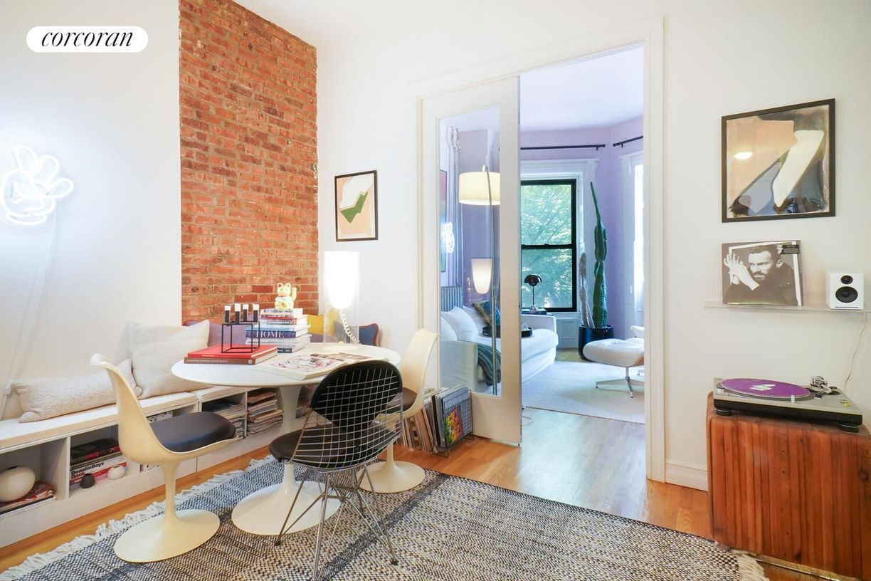 Primary Photo - 127 Clinton Ave
