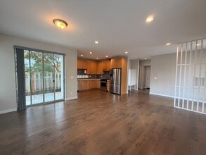 Building Photo - 5462 SE 57th Ave