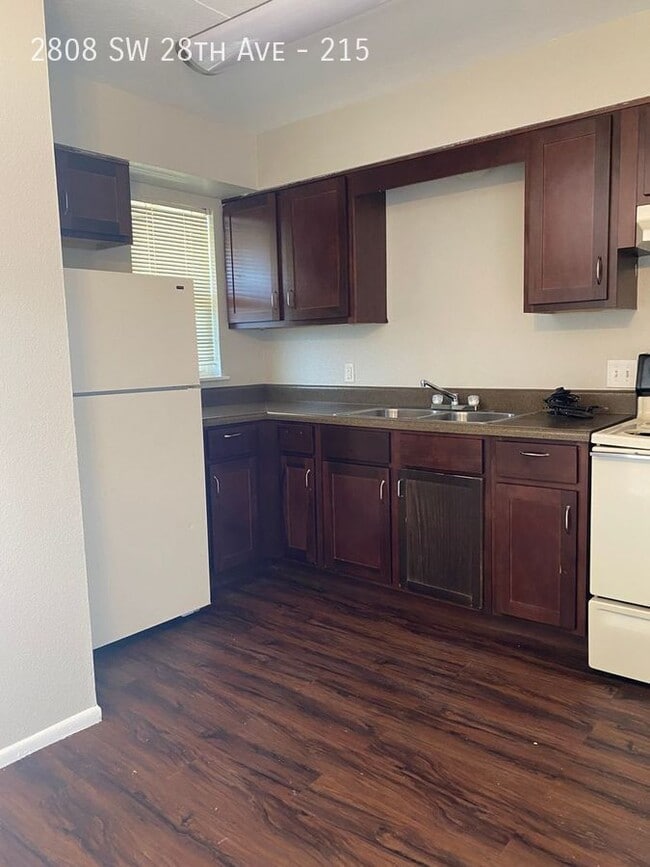 Foto del edificio - 2808 SW 28th Ave