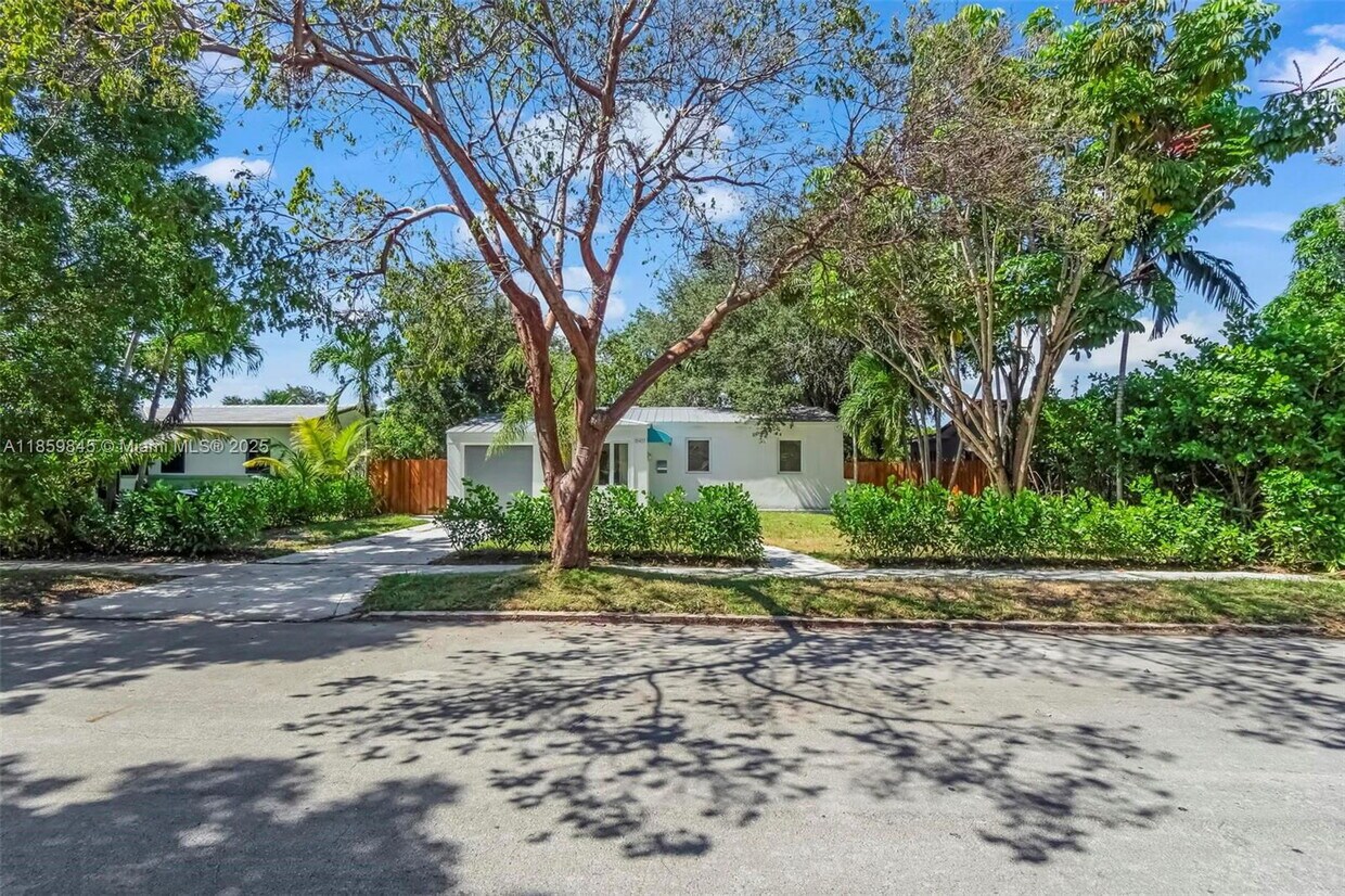 Primary Photo - 6437 SW 14th St
