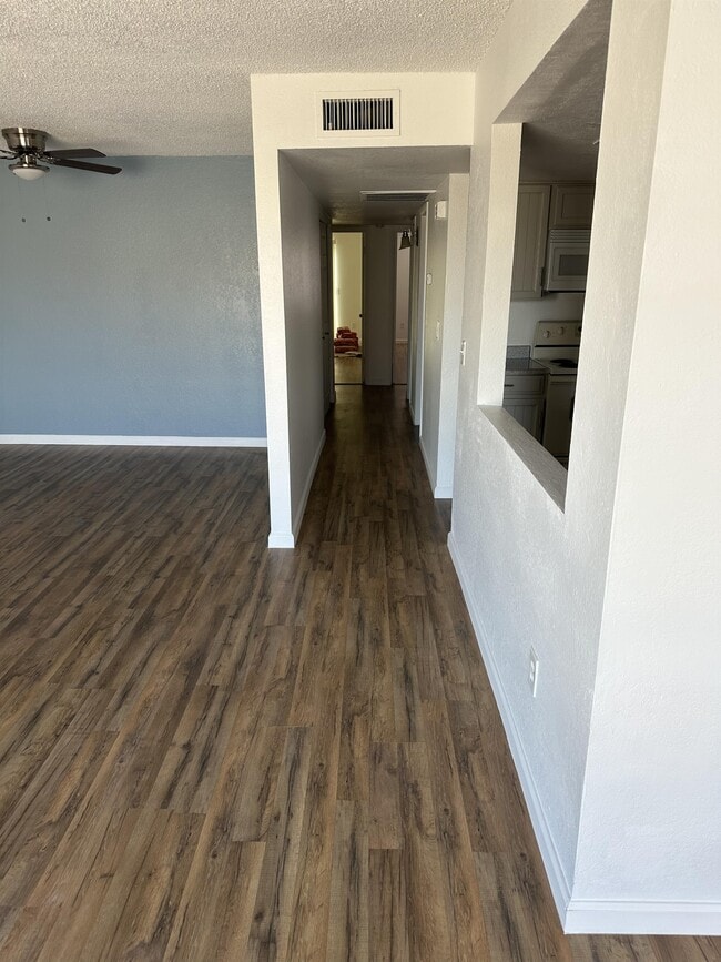 Building Photo - 10565 W Arica Rd