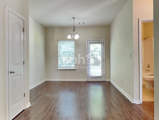 Building Photo - 1470 Rose Terrace Cir