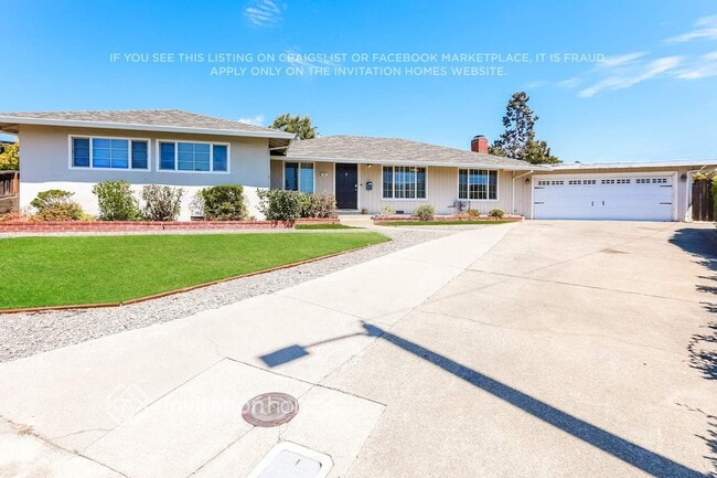 Building Photo - 16 La Cienega Pl