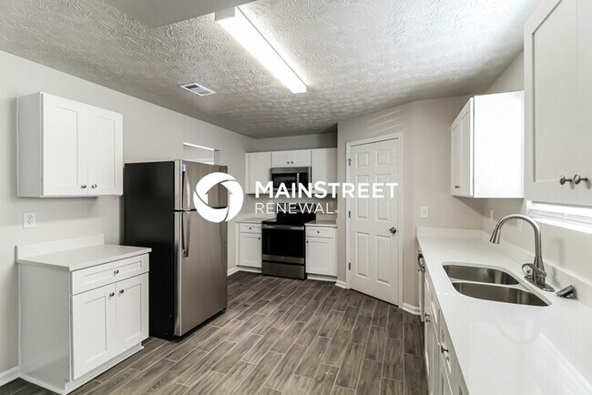 Foto del edificio - 3 Bedroom Pet-Friendly Home in LITHONIA, G...