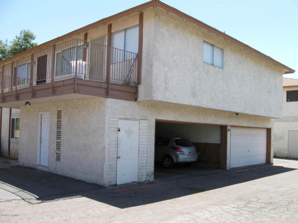 Building Photo - 8124 N 33rd Dr