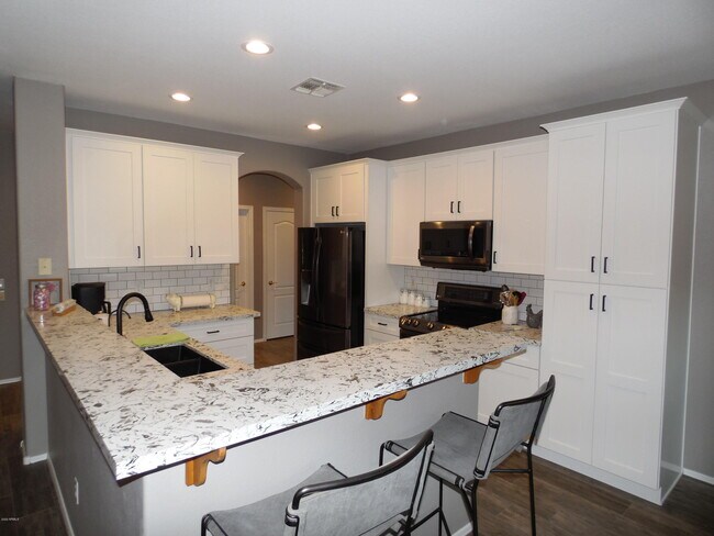 Building Photo - 20487 N 94th Ave