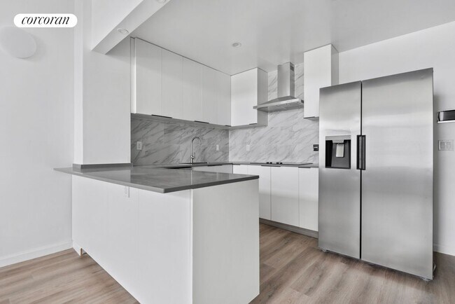 Foto del edificio - 4622 Fort Hamilton Pkwy