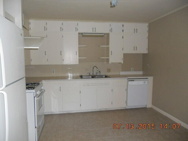 Building Photo - 311 Crestview Dr