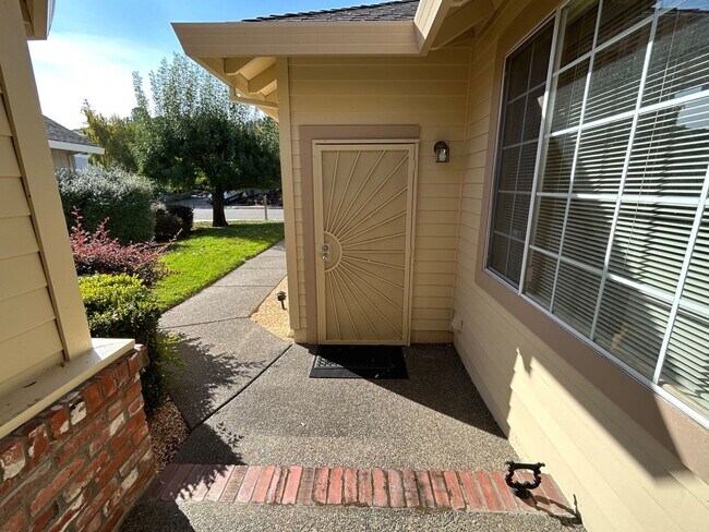 Foto del edificio - Welcome to a charming 2bd/2ba