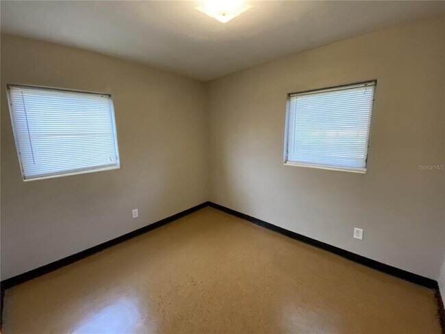 Foto del edificio - 1248 Woodland Ave